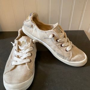 Roxy Canvas Sneakers
